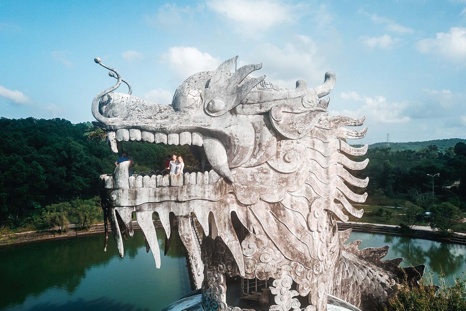 Eine verbotene Sehenswürdigkeit - der verlassene Wasserpark bei Hue -