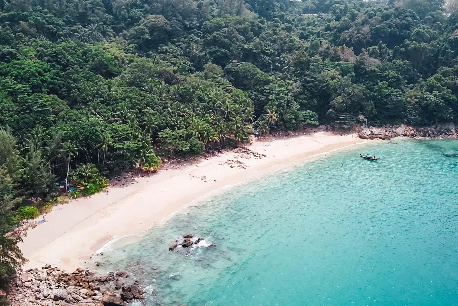 Banana Beach in Phuket ist ein ruhigerer Strand