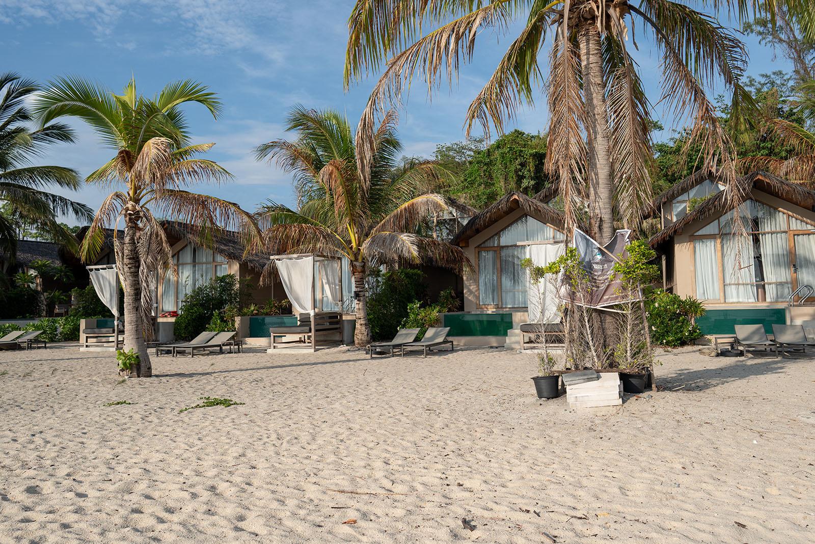 Am Sunrise Beach gibt es sogar einige Luxus-Strandhäuschen mit eigenem Pool.